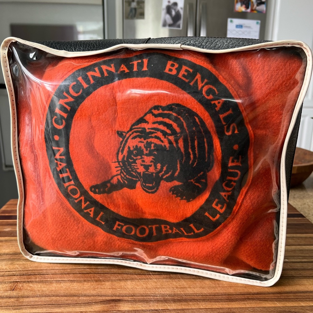 Vintage Cincinnati Bengals Pendleton Wool NFL Blanket In Case with OG butt pad